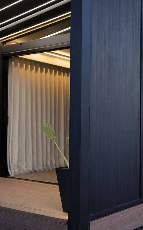Indoor-outdoor transition in a KOOLARK HOMES Perth modular home